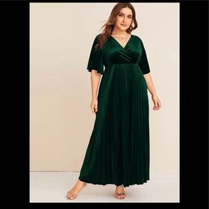 NEW Flutter sleeve velvet pleated dress